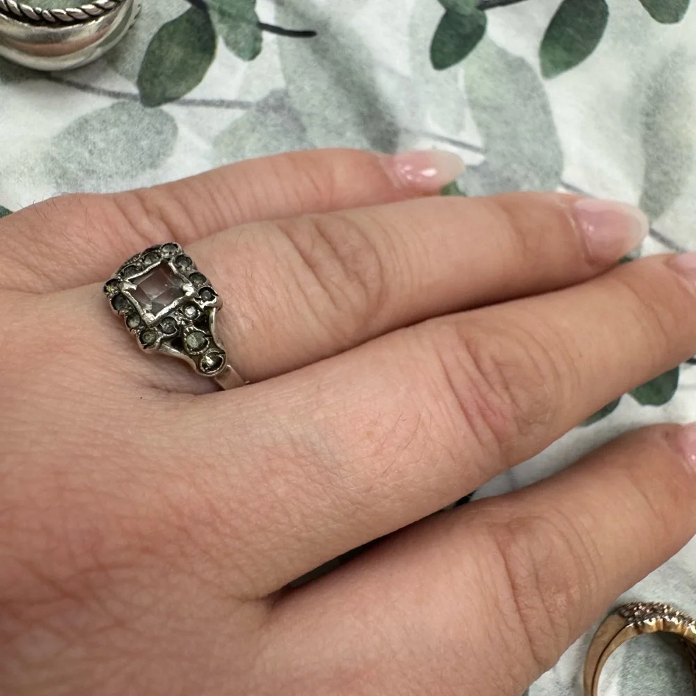 Elegant Antique Sterling Silver Ring with Clear Gemstones Size 6.75 2.3g
